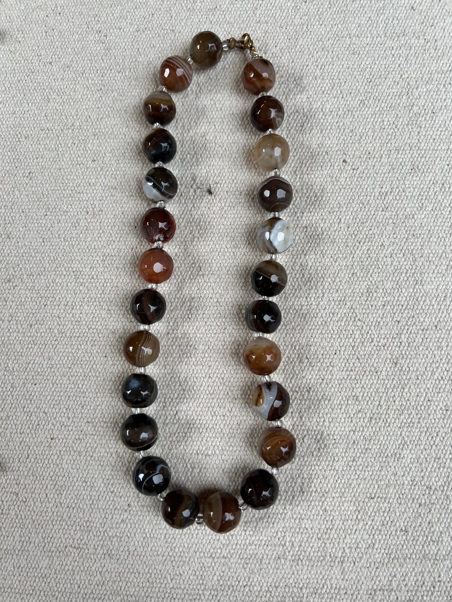 Collar Marrón
