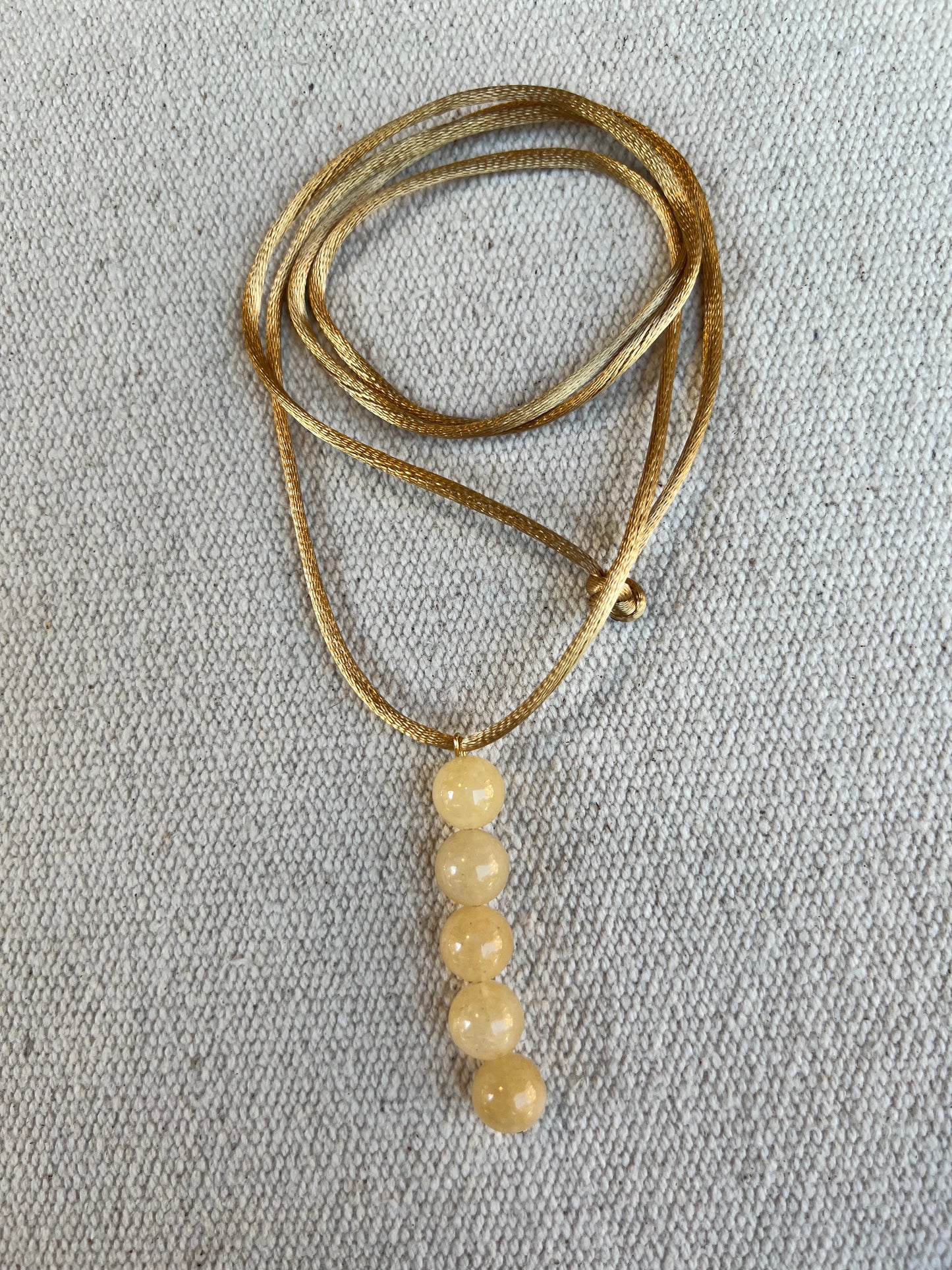 Collar Cinquillo Mantequilla